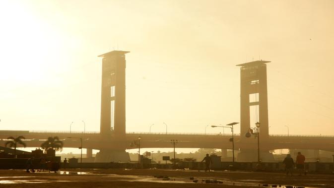 <p>Jembatan Ampera di Palembang Sumsel yang terlihat di sore hari (Dok. Pribadi Muhammad Arnold Habibullah Waworuntu / Nefri Inge)</p>
