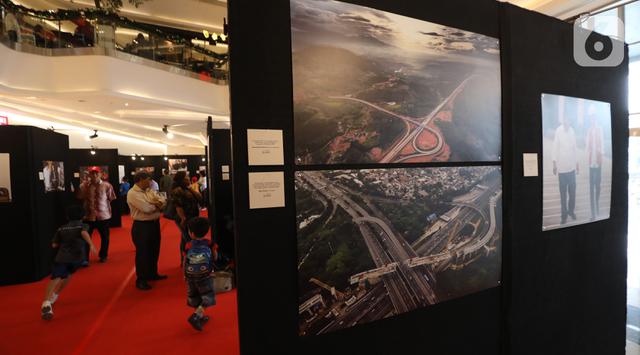 Melihat Pembangunan Indonesia dari Bingkai Foto