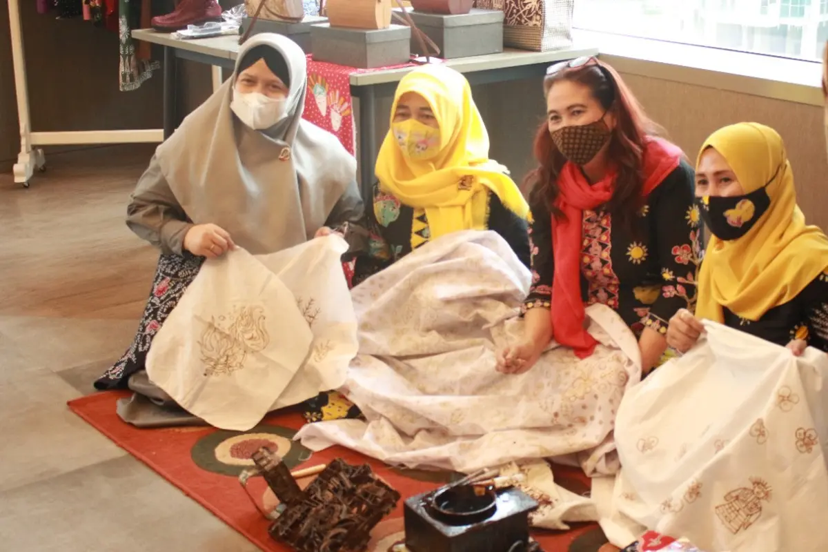 Glory Wastra Betawi Digelar untuk Peringati Hari Batik Nasional