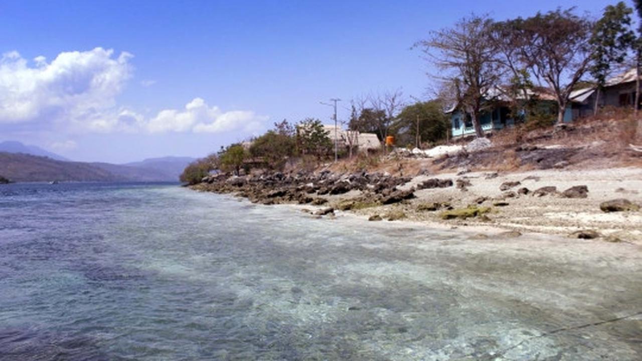 Menyusuri keindahan pesisir Pulau Alor yang masih perawan