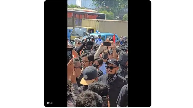 15 Artis Ikut Aksi Tolak RUU Pilkada di Gedung DPR RI, Reza Rahadian hingga Komika
