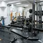 Tempat gym di kantor pusat money.co.uk (money.co.uk)