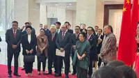 Megawati Soekarnoputri Puji Menteri Liu yang Gunakan Batik