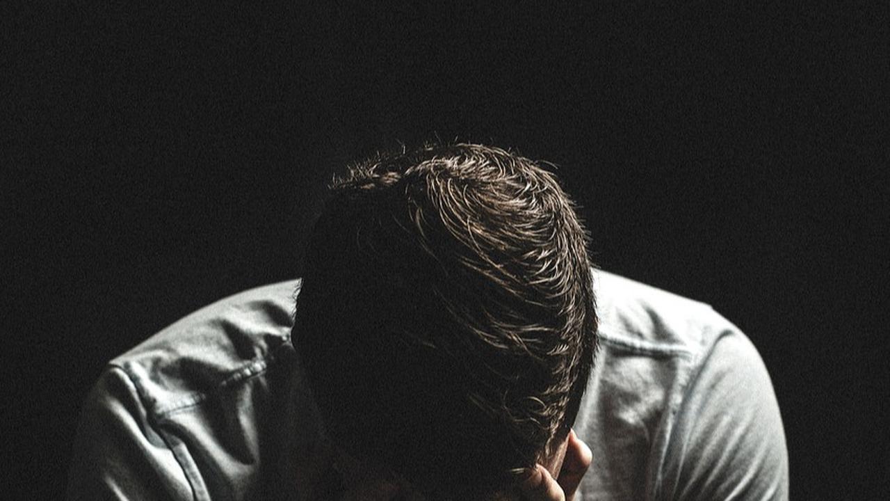 5 Fakta Pria Menangis, Pengaruh Citra Maskulin hingga Ciri Bertanggung Jawab