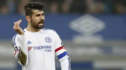 2. Diego Costa, dirinya lebih pantas disebut sebagai tukang cari masalah daripada striker yang piawai mencetak gol. Pria berkebangsaan Spanyol itu tidak mampu menahan emosi yang kerap merugikan tim. (Reuters/Phil Noble)