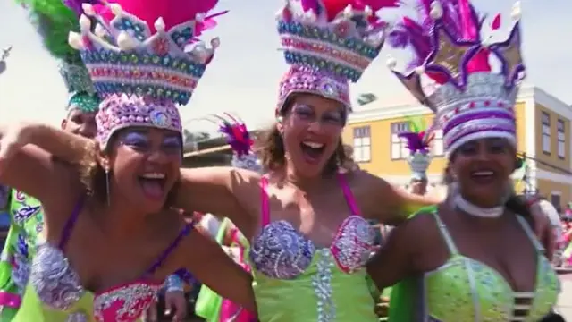 Rakyat Aruba dalam kemeriahan festival