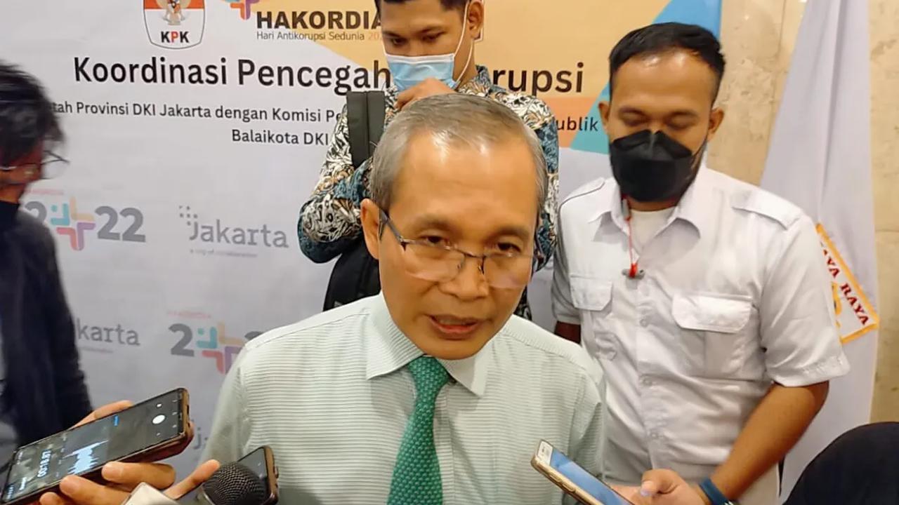 Alexander mengaku siap memberikan keterangan jika dibutuhkan penyidik. Tujuannya agar kasus ini menjadi terang benderang dan tak menimbulkan kegaduhan di masyarakat.<br>