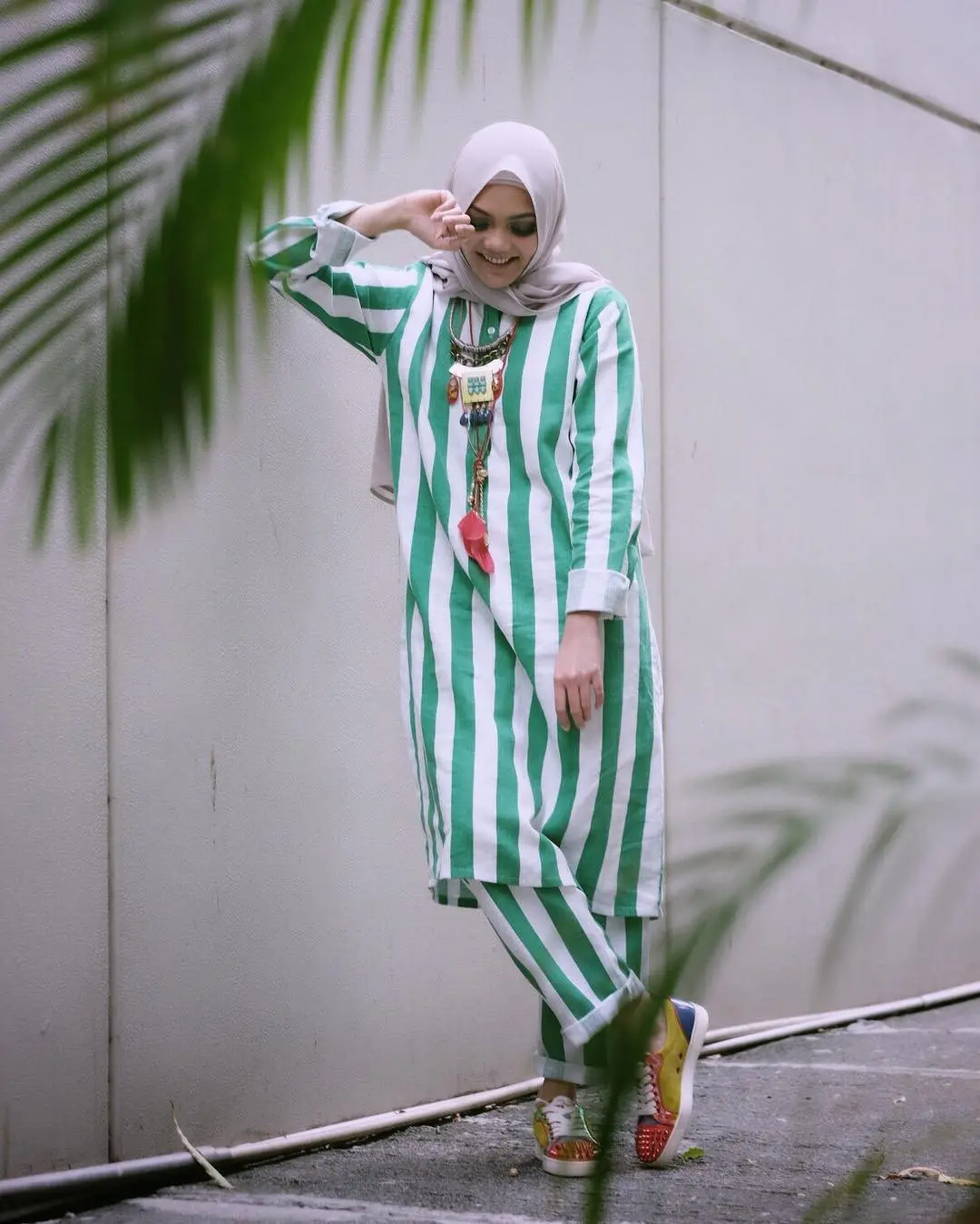 Tampilan Rina Nose pakai hijab. (Sumber foto: rinanose16/instagram)