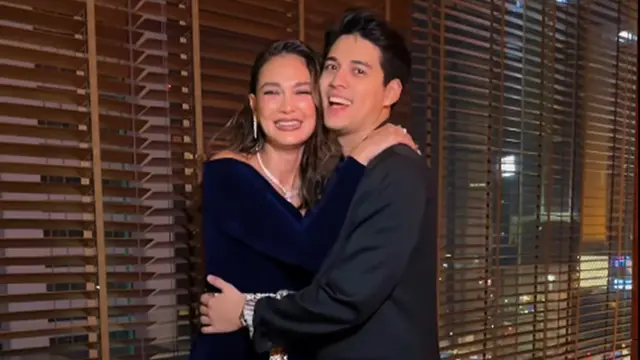 Potret Luna Maya dan Maxime Bouttier di Gala Premiere Film Sumala, Malu-malu