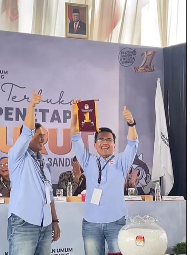 8 Potret Artis Calon Kepala Daerah Ambil Nomor Urut Pilkada, Penuh Semangat