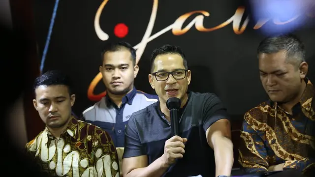 Ari Wibowo memberikan klarifikasi soal tudingan tak pernah memberikan nafkah.
