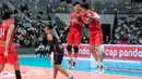 <p>Selebrasi dua pemain Palembang Bank SumselBabel, Sigit Ardian (kanan) dan Ilham Akbar setelah mencetak angka saat menghadapi Jakarta STIN BIN pada laga perebutan peringkat ketiga PLN Mobile Proliga 2024 di Indonesia Arena, Senayan, Jakarta, Minggu (21/7/2024). Palembang Bank SumselBabel menang 3-0 (25-17, 25-20, 25-18). (Bola.com/Bagaskara Lazuardi)</p>