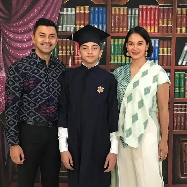 7 Potret Anjasmara dan Putra Bungsunya, Mirip Kakak Adik