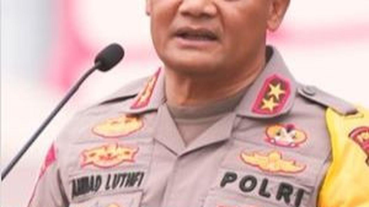 Ia lantas memberikan pertanyaan kepada para Kapolres dan Dandim tersebut. Khususnya terkait dengan kesiapan Pemilu 2024 di wilayah Jawa Tengah. <br>