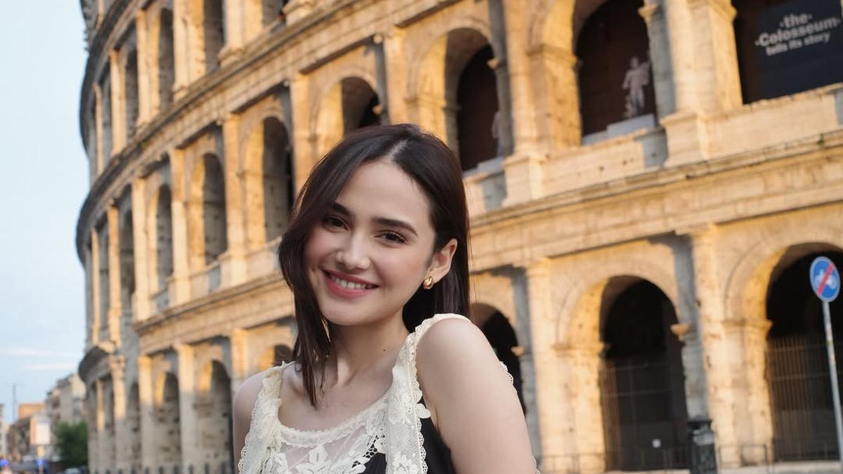 Gaya Kasual Syifa Hadju Honeymoon di Italia, Padukan Outfit Puluhan Juta dengan Tas Chanel Rp178Jutaan.