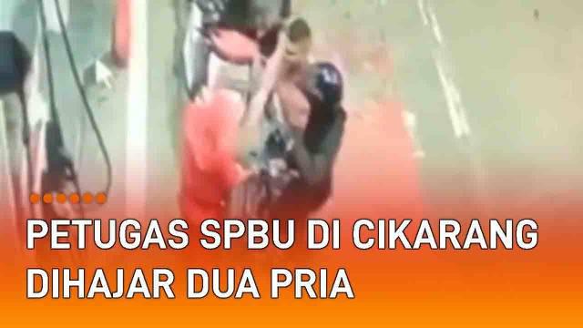 Insiden pemukulan terekam CCTV di SPBU Pasirsari Cikarang Selatan (28/4/2022). Berawal dari dua pria berboncengan dengan motor hendak mengisi BBM. Dua pria itu berhenti di anjungan yang kosong tanpa adanya petugas.