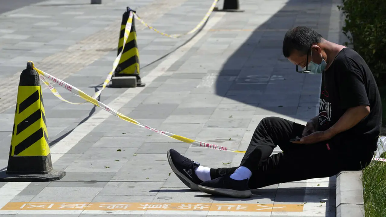 FOTO: China Tetap Terapkan Aturan Ketat 'Nol COVID'