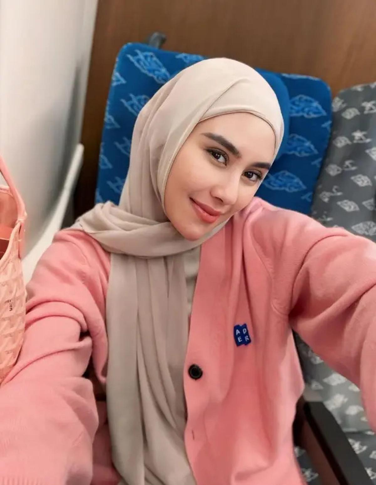 Syahnaz Sadiqah Memutuskan Berhijab, Terinspirasi dari Pengalaman di Tanah Suci