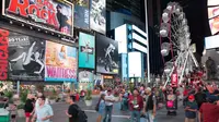 Kincir ria atau bianglala yang terdapat di Times Square, Kota New York dari 25 Agustus hingga 12 September. (dok. timessquarenyc.org)