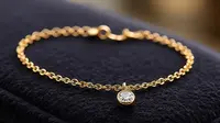 7 Model Gelang Emas Aksen Permata Simpel untuk Muslimah, Harga Mulai Ratusan Ribu!