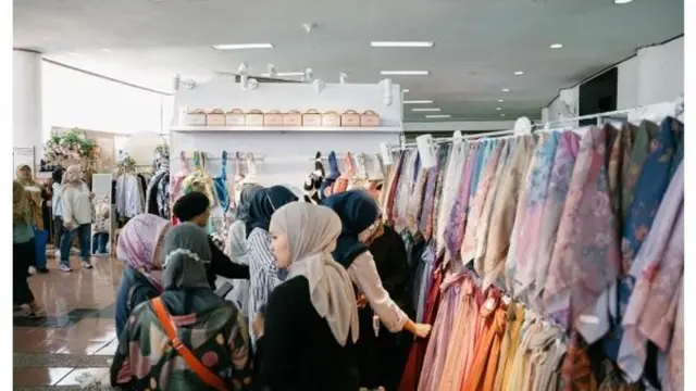 Brand Mukena Travel Size Super Mini Tampilkan Koleksi di Hijab Fest 2023