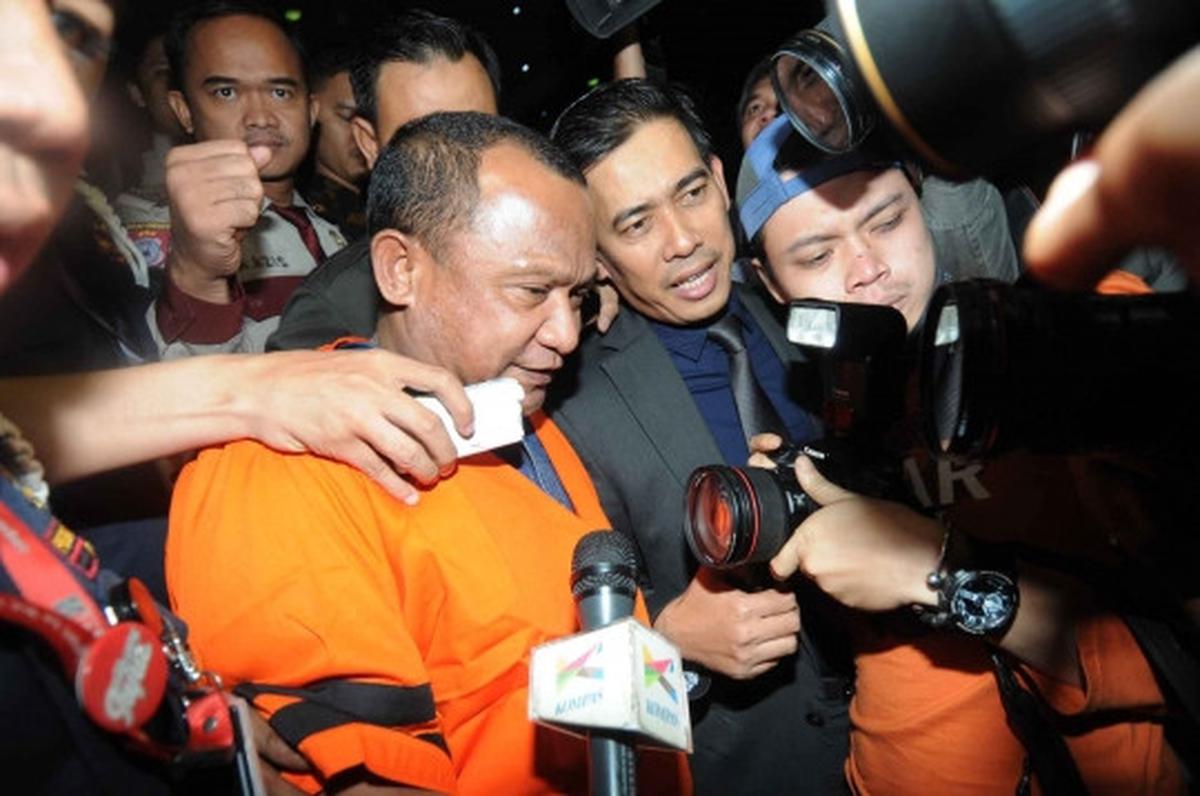 Resmi ditahan, tersangka Bupati Morontai bungkam seribu bahasa