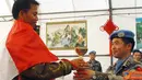 Citizen6, Lebanon: Piala dan medali diserahkan langsung oleh Komandan Chinbatt, Kolonel Tang Shang Ping mewakili Unifil Force Commander Mayor Jenderal Alberto Asarta Cuevaz.(Pengirim: Badarudin Bakri Badar)