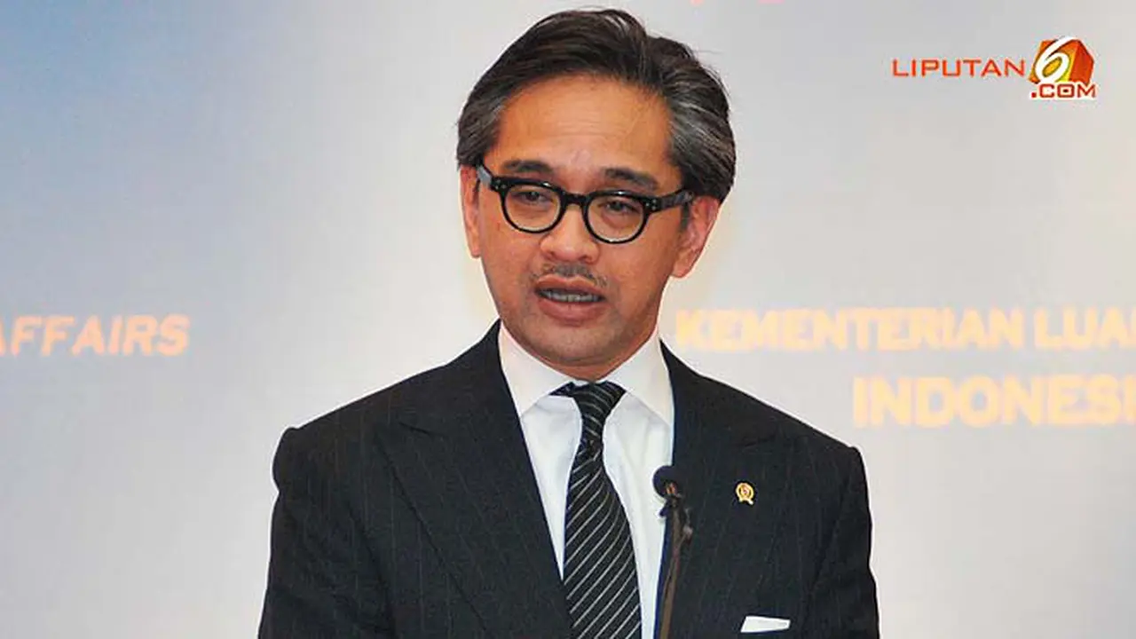 marty-natalegawa130104b.jpg