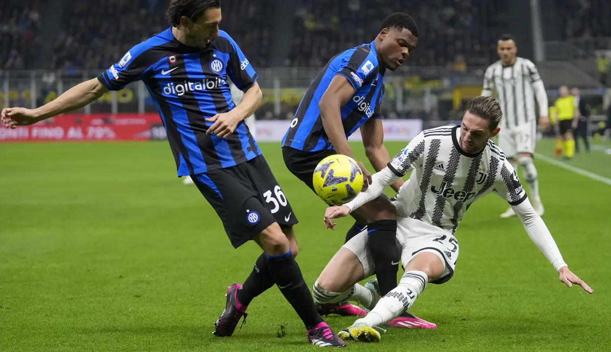 Setelah ini Serie A rehat karena kalender internasional. Kompetisi kembali bergulir awal April dengan Juventus bersua Hellas Verona dan Inter menghadapi Fiorentina. (AP Photo/Antonio Calanni)