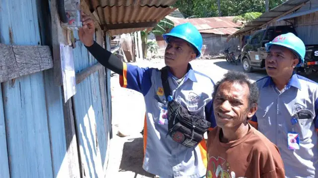 Penantian 20 Tahun, Rumah Benyamin Kini Dipasang Listrik