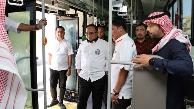 Menag Yaqut Cek Kesiapan Layanan Bus Jemaah Haji Indonesia di Makkah
