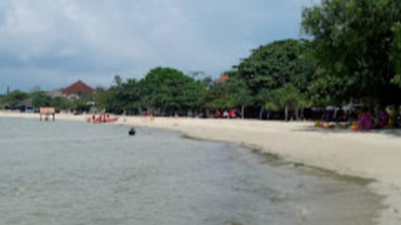 3. Pantai Bandengan<br>