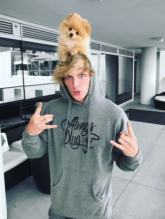 Seperti yang sudah diketahui, Logan Paul menuai kontroversi usai menayangkan jenazah bunuh diri saat dirinya berada di Jepang. (instagram/loganpaul)