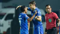 Pemain asing Persib Bandung asal Italia, Stefano Beltrame dalam debutnya di BRI Liga 1 2023/2024 kontra PSM Makassar di Stadion Gelora Bandung Lautan Api, Senin (4/12/2023). (Instagram Persib Bandung)