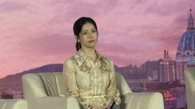 Go Young Jung dalam drama terbarunya di  Can This Love Be Translated. [Anisha/Fimela]