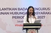 6 Potret Cantik Raline Shah Jadi Staf Khusus Kemkomdigi, Wakili Menteri Meutya di Acara Perhumas