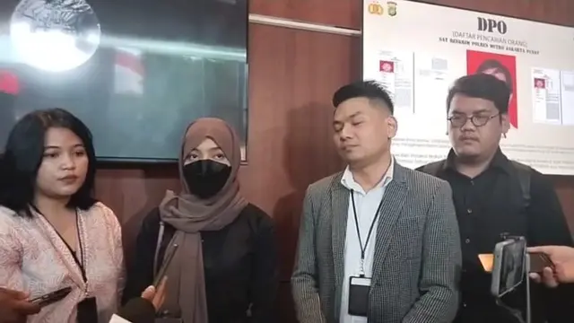 Oklin Fia minta maaf soal konten video jilat es krim di Polres Jakarta Pusat, Kamis (24/8/2023).