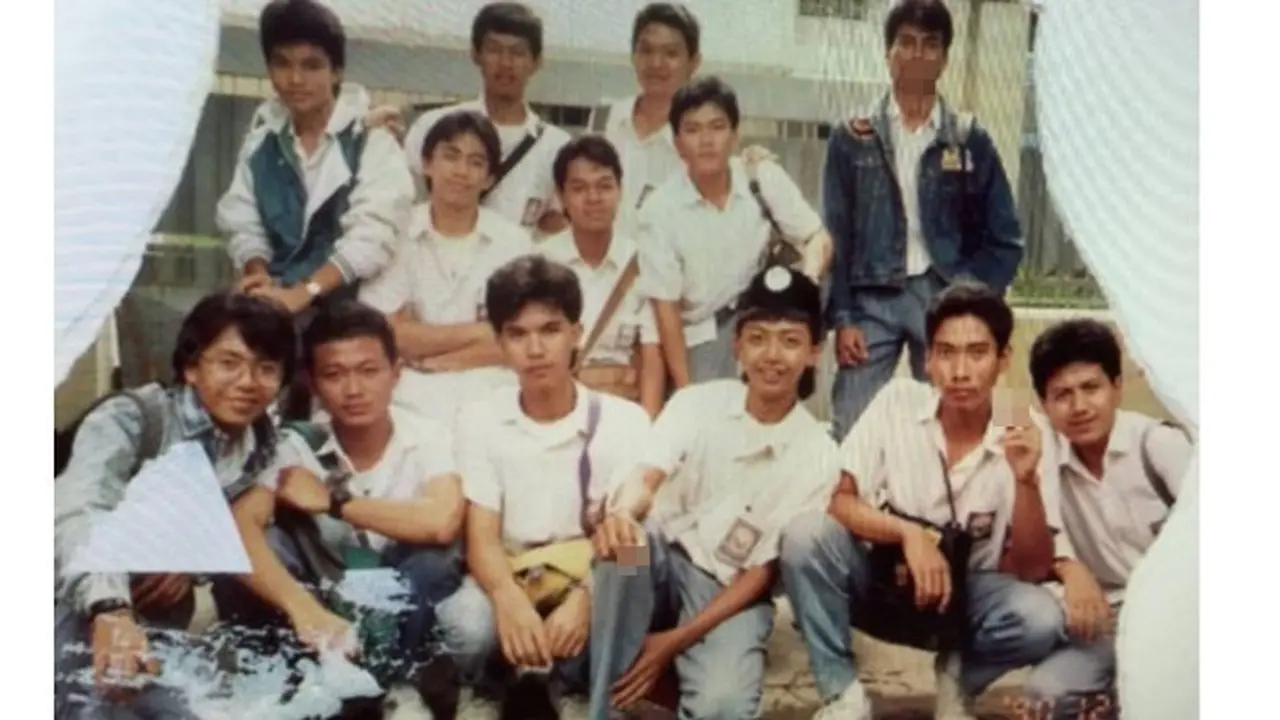6 Foto Lawas Seleb Saat Bersama Geng SMA Ini Bikin Pangling