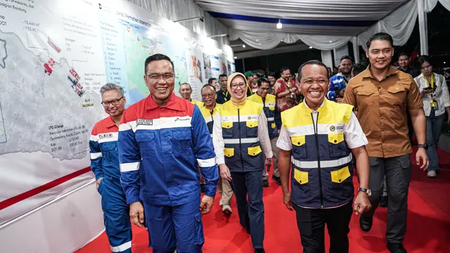 Menteri Energi dan Sumber Daya Mineral (ESDM), Bahlil Lahadalia meninjau Integrated Terminal Jakarta, Minggu (28/12/2025. (Foto: Pertamina)