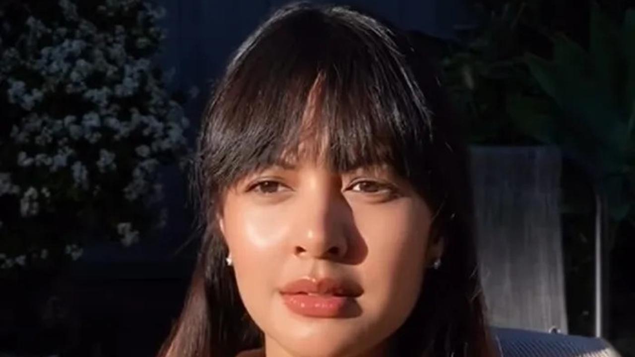 Aurelie Tanggapi Roby Tremonti Pertanyakan Keabsahan Surat Pembatalan Nikah