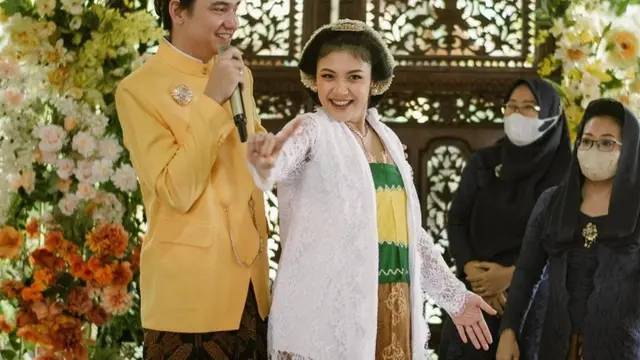 Istri Adipati Dolken Melahirkan