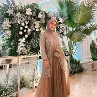 Mulai dari Citra Kirana hingga Lesti Kejora, berikut potret gaya seleb berhijab saat kondangan yang bisa jadi inspirasi. (Instagram/citraciki).