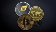 Ilustrasi aset kripto, mata uang kripto, Bitcoin, Ethereum, Ripple. Kredit:  WorldSpectrum via Pixabay