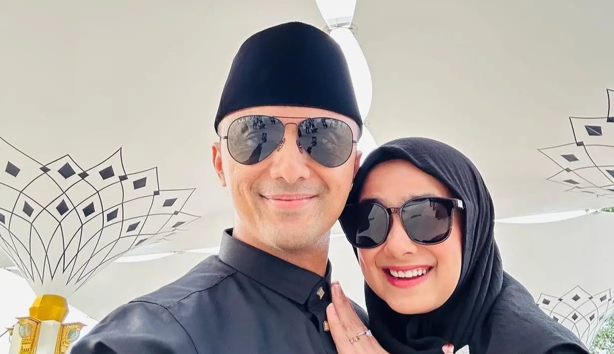 Hengky Kurniawan dan Sonya Fatmala sering kali membagikan potret mesra mereka di akun instagram.