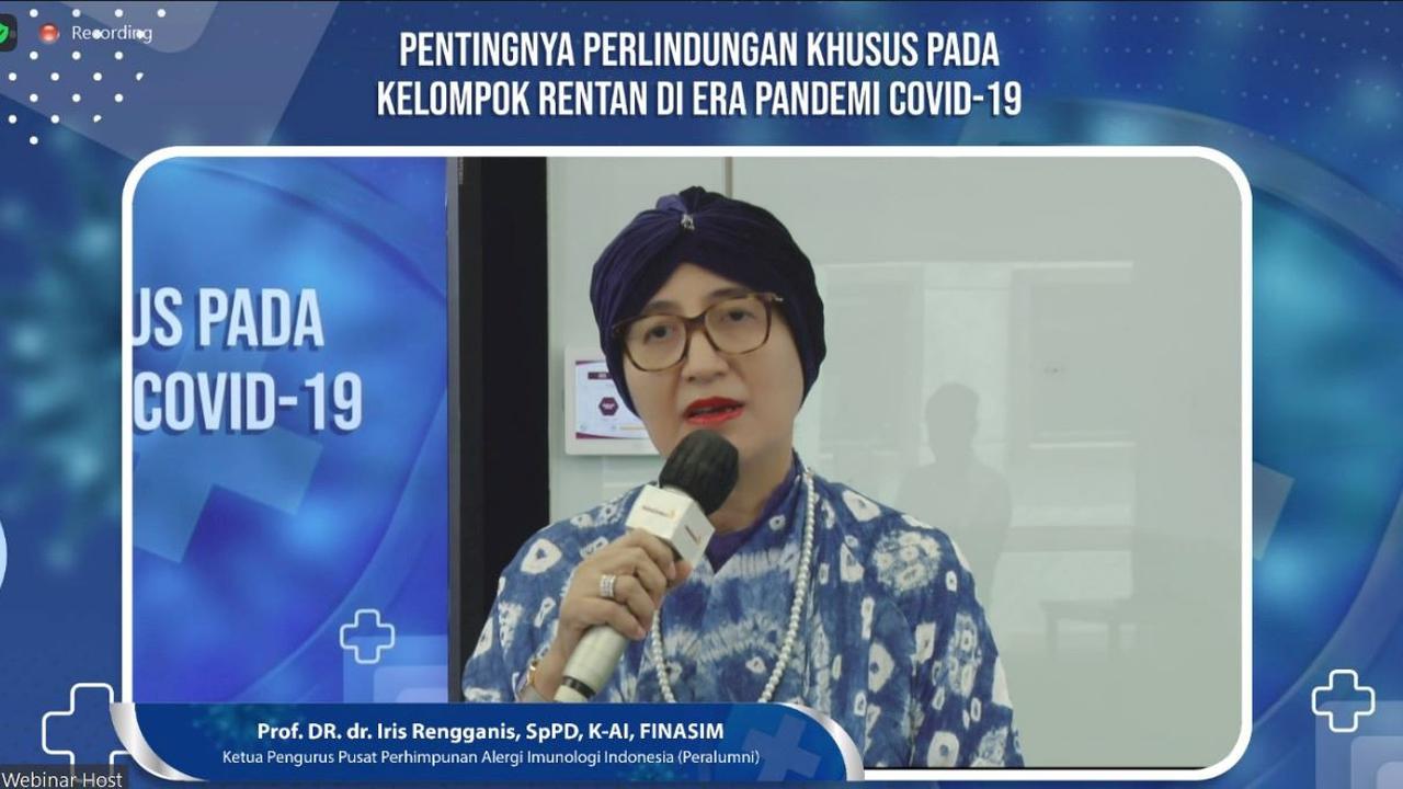 Prof. Dr. dr. Iris Rengganis, SpPD, K-AI, FINASIM. Ketua Pengurus Pusat Perhimpunan Alergi Imunologi Indonesia (Peralmuni)