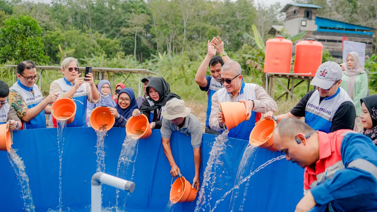 Pertamina Drilling, menggandeng Institut Teknologi Kalimantan (ITK), menghadirkan program air bersih bagi masyarakat Muara Sanga-sanga, kabupaten Kutai Kartanegara, Kalimantan Timur, (Liputan6.com/Jayadi Supriadin).