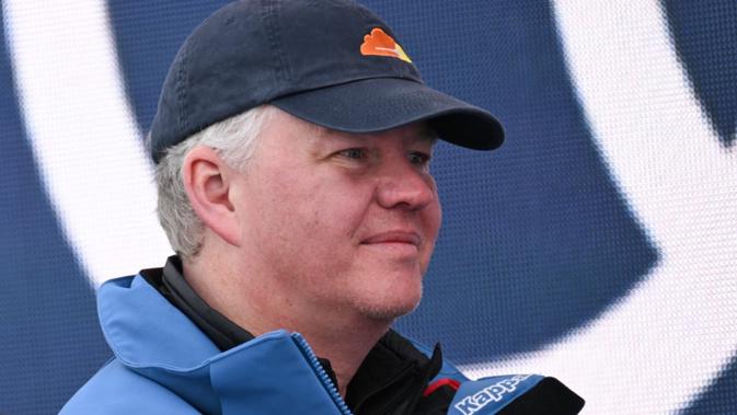 CEO Cloudflare, Matthew Prince, di podium selama acara Super-G putri di Audi FIS Ski World Cup Sun Valley Finals di Sun Valley, Idaho, pada 23 Maret 2025. (Patrick T. Fallon/AFP)