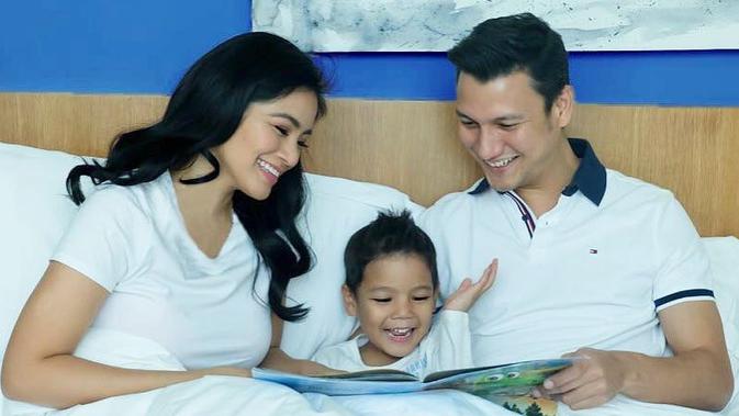 Titi Kamal ungkapkan kebangaannya terhadap sang anak, Juna. (instagram/titi_kamall)