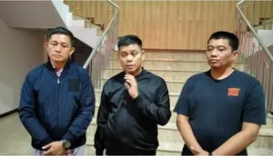 Kabid Humas Polda Sumut, Kombes Pol Hadi Wahyudi (tengah) memberikan penjelasan