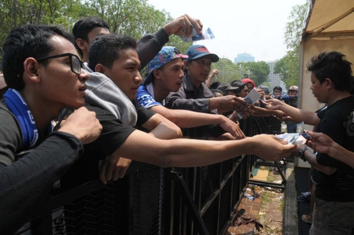 Ribuan Bobotoh mulai berdatangan di Gelora Bung Karno